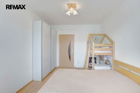 Pronájem prostorného bytu 2+kk s šatnou, sklepem a parkovacím stáním, Brno - Jundrov - Photo 5