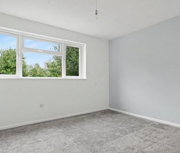 3 bedroom end of terrace house to rent - Photo 3