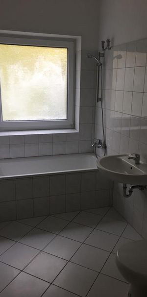 Stadtnahe Familienwohnung im gepflegten 6 Familien Haus - Photo 2