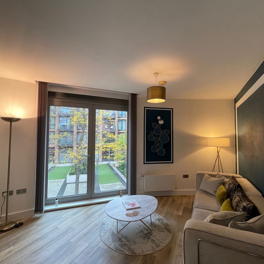 1 Bed Flat, Plaza Gardens, SW15 - Photo 1