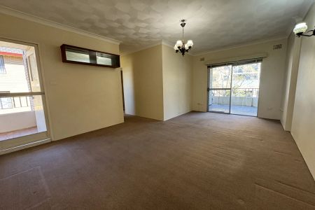 Spacious Two Bedroom In The Heart Of Hurstville - Photo 4