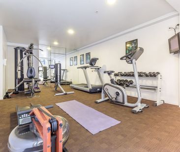 One-Bedroom Apartment in the Prestigious Quadrant - Photo 6