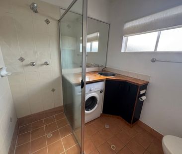 Cozy Self-Contained Unit - Photo 5