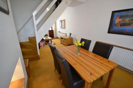 2 bedroom terraced house to rent - Photo 4
