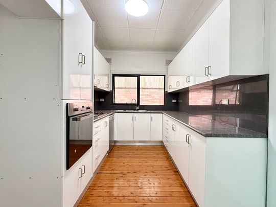 2 WEEKS FREE RENT - Photo 1