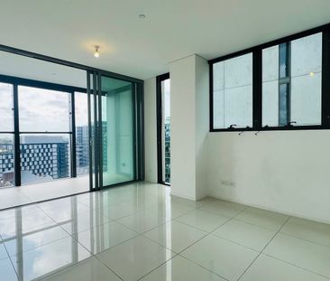 High level one bedroom apartment with stunning view in Chippendale - Photo 5