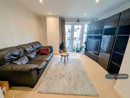 2 bedroom flat to rent - Photo 3