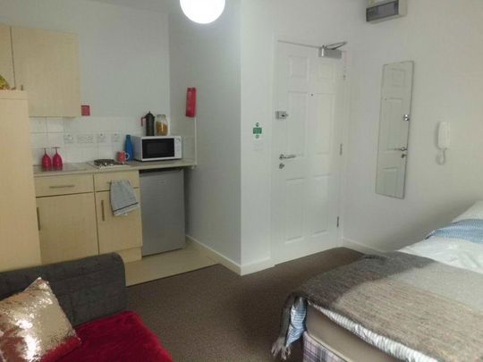 Studio to rent - Photo 1