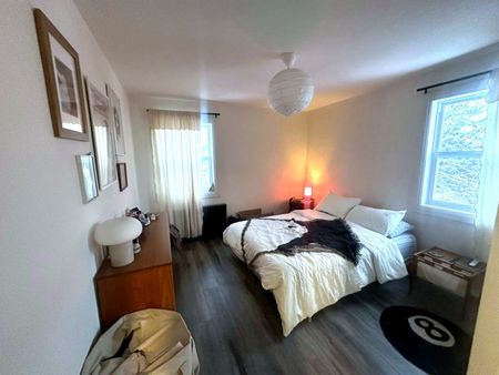 For Lease - 106 Lake Shore Drive Unit# 8, Toronto, Ontario - Photo 2