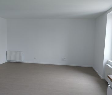 Location Appartement 3 pièces 66m² CHABANAIS 16150 - Photo 1