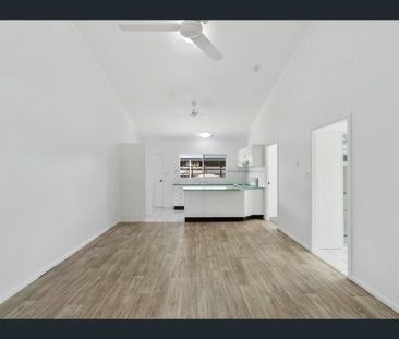 8/12 Mayers Street, Manunda, Qld 4870 - Photo 1