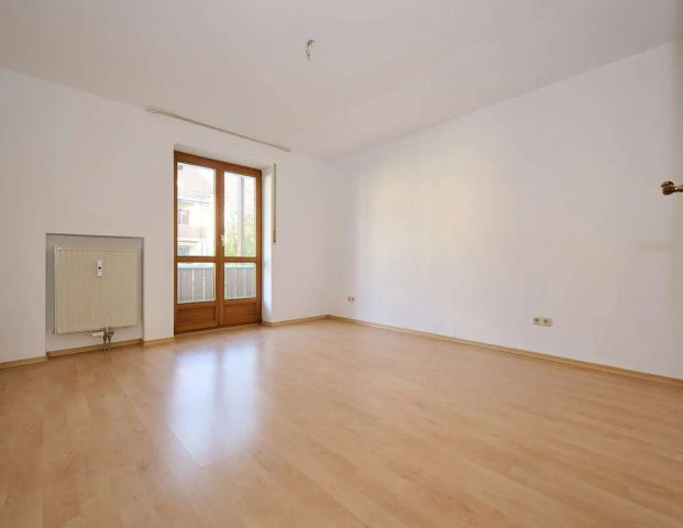 2-Zimmer-Wohnung in ruhiger Lage von Straubing – mit Balkon, Loggia und Tiefgaragenstellplatz - Foto 1