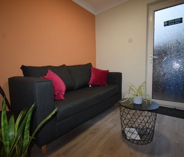 5 bed terraced house to rent in Northfields, Norwich, NR4 - Photo 1