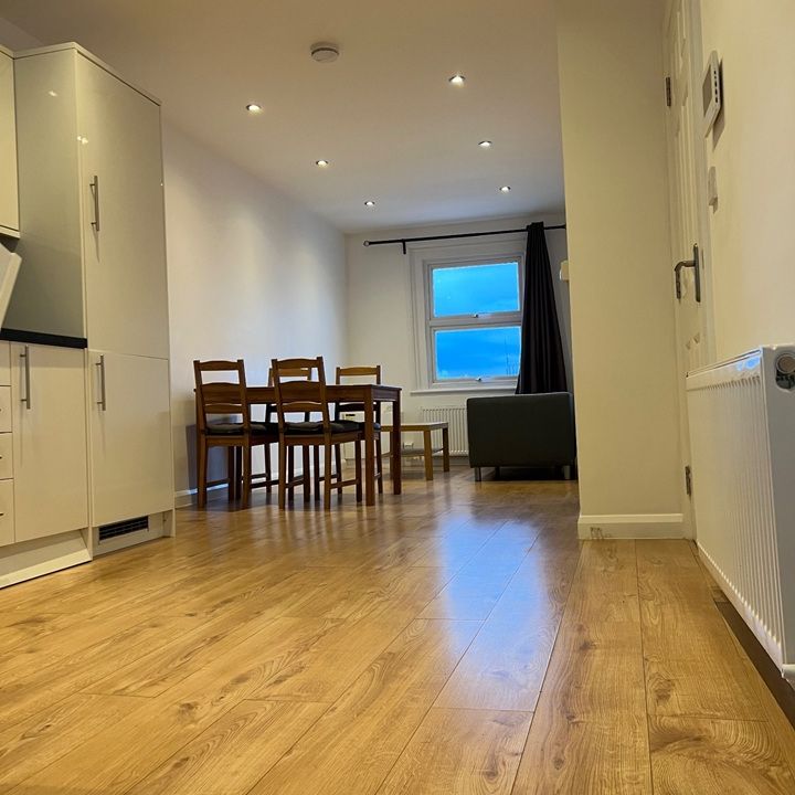 3 Bed Maisonette, Old Kent Road, SE15 - Photo 1