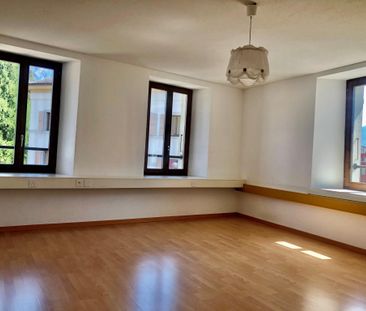 4 rooms in the heart of Martigny in a charming building - Photo 5