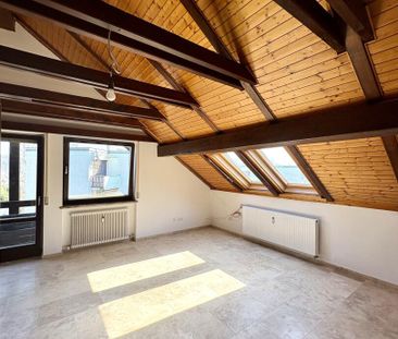 Ateliercharakter: Garconniere mit großem Balkon im 2.OG ohne Lift - Photo 1