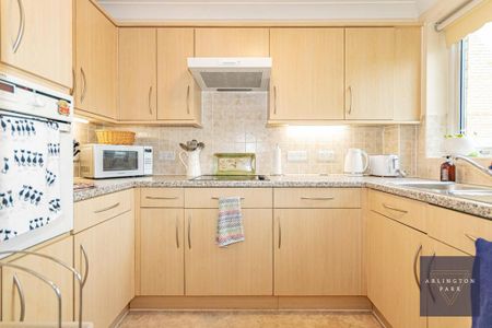 1 bedroom retirement property to rent - Photo 2