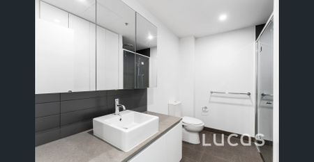 Contemporary living in the H1 complex! - Photo 4