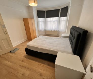 1 bedroom in a house share to rent - Photo 3