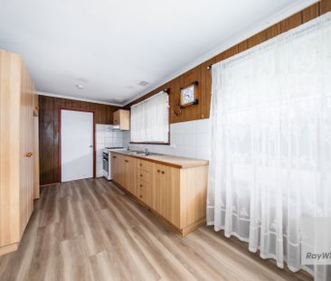 Spacious Family Home in Prime St Albans Location - Photo 4