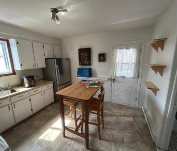 4.5 a louer électros récent inclus dans un secteur tranquile a Sain... - Photo 2