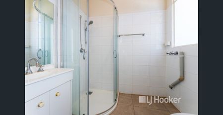 Experience comfortable family living in Dandenong! - Photo 5