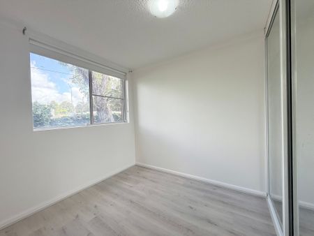Spacious 2 Bedroom Unit - Photo 5