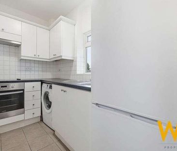 Station Lane, Hornchurch, RM12 - Photo 3