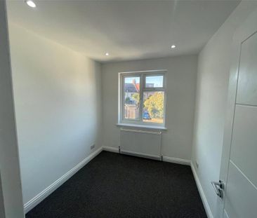 5 bedroom semi-detached house to rent - Photo 4