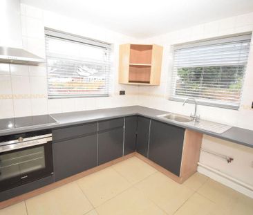 2 bedroom maisonette to rent - Photo 2