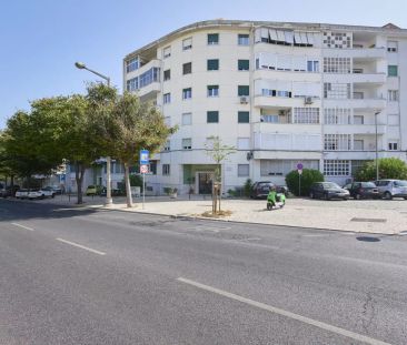 Rooms for rent in 4-bedroom apartment in Esquerdo - Photo 4