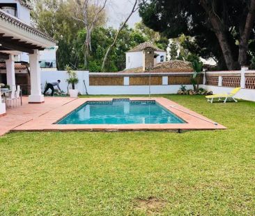 Casa o chalet de alquiler en Costabella - Photo 1
