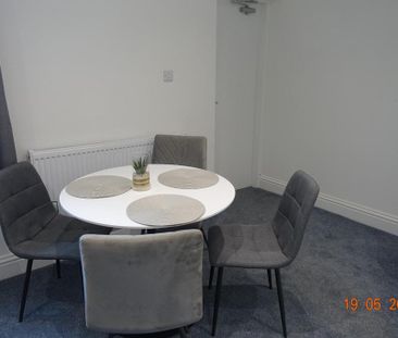 4 bedroom private hall to rent - Photo 3