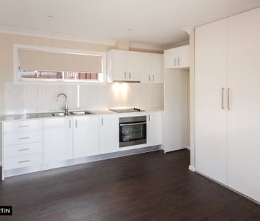 84A Harcourt Parade, Rosebery NSW 2018 - House For Rent | Domain - Photo 2