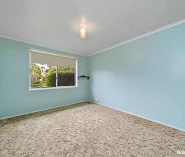 Three Bedroom Character Home - Photo 3