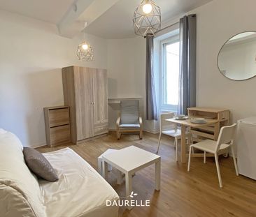 Location Appartement 1 pièce 21m² CHATEAURENARD 13160 - Photo 1