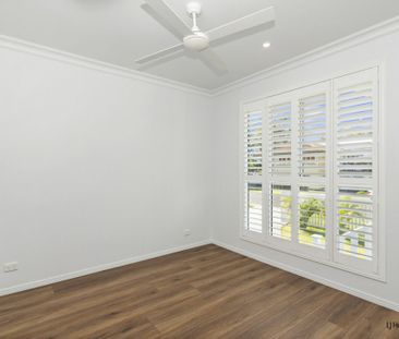 Stylish 2 Bed Cottage in Prime Location - Photo 2