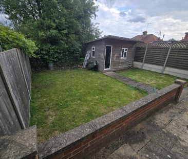 5 bedroom semi-detached house to rent - Photo 6