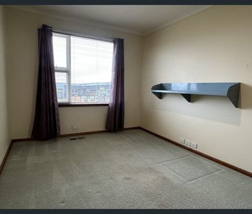 Low Maintenance Three Bedroom Home - Photo 2