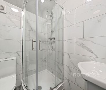 property to rent - Photo 4