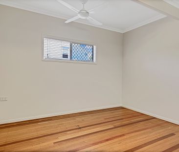 Freshly Renovated Ground-Floor Gem in the Heart of Nambour - Photo 3