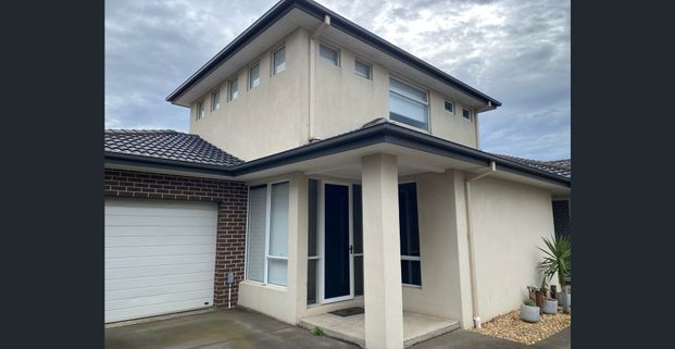 Two Bedroom Modern Townhouse - Photo 1