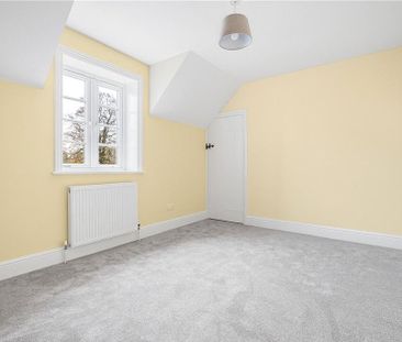 2 bedroom semi-detached house to rent - Photo 4