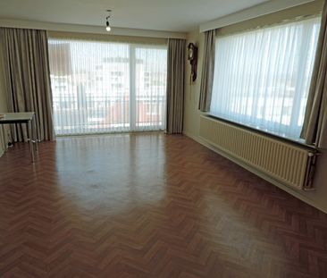 Twee-slaapkamerappartement met garage in Roeselare. - Photo 6