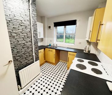 2 bedroom end of terrace house to rent - Photo 1