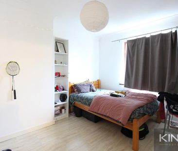 5 bedroom semi-detached house to rent - Photo 6