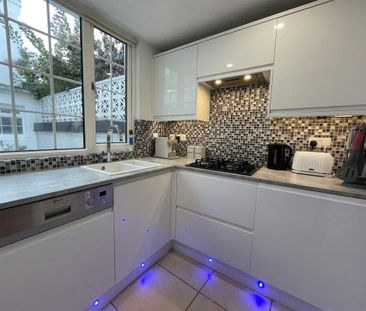 Toronto Terrace, Brighton - Photo 1