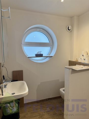 Aufgepasst! Stilvolle 2-Zimmer-Oberwohnung mit Dachterrasse in Leer-Loga - Photo 4