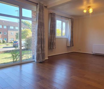 4 bedroom detached house to rent - Photo 2