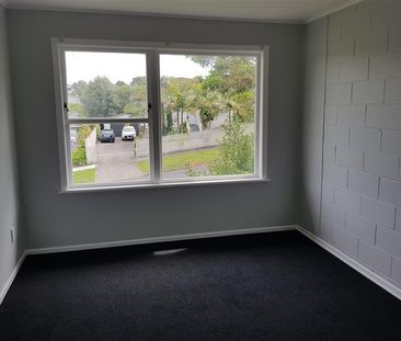 SAINT JOHNS - 2 bedroom Flat - Water Included - Redecorated - Photo 2